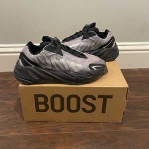 Yeezy Boost 700 MNVN ‘Geode’
